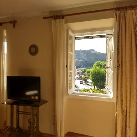With New Fortress View Appartement *