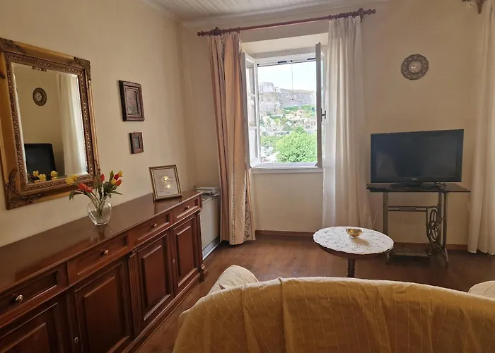 With New Fortress View Appartement